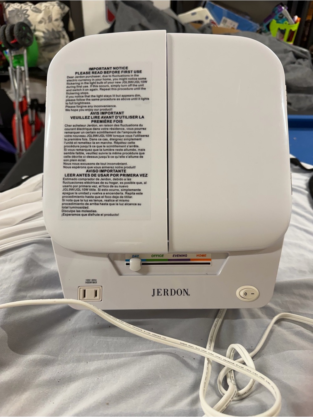 Jerdon tri-fold make-up mirror